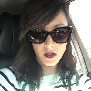 Meet your Posher, Naomi